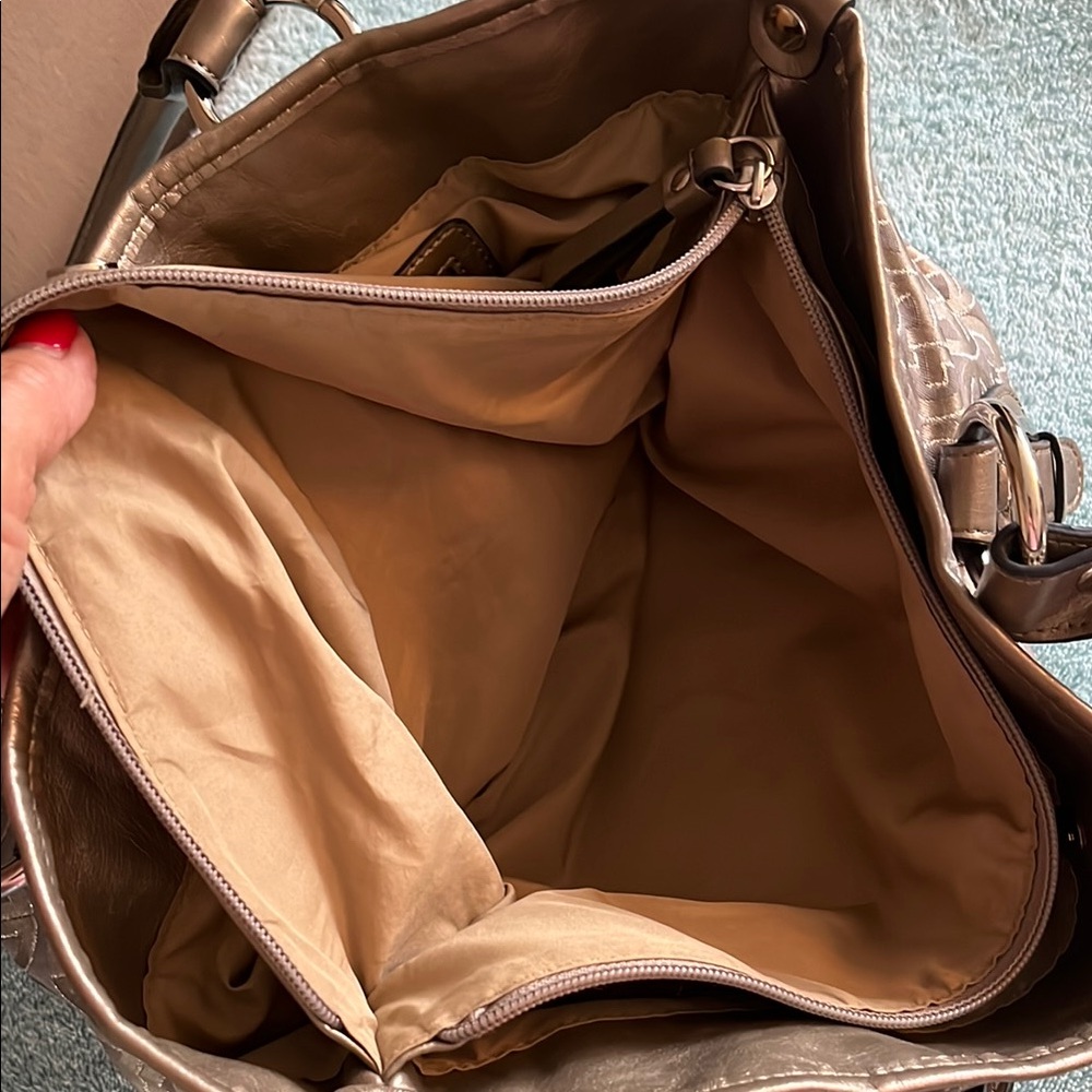 Giani Bernini Metallic Grey Tannish Shoulder Bag - Picture 6 of 9
